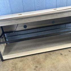 Tv stand 