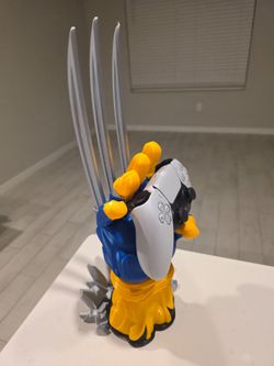 3D Printed Controller Stand & Collectible Figure – Multi-Color Gaming Decor