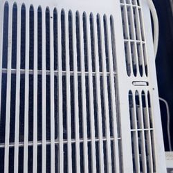 Frigidaire 5000 BTU WINDOW AC Unit 