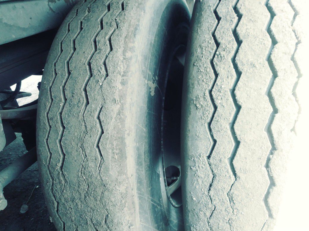 Semi trailer used tires with half life American made good price