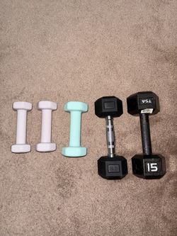 dumbbell set (3–15 lbs)