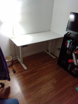 White Electric Desk MUST GO TODAY 9/28 OFFER $$$ OBO