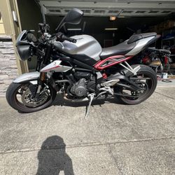 2019 Triumph Street Triple R
