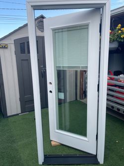 New door fiberglass with blinds size w32 h80 right hand Inswing $575
