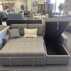 Sleeper Sectional / Pull Out Couch