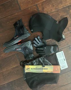 BARE 7MM Ultrawarmth Wet Hood, 5MM Boots, 5MM Gloves