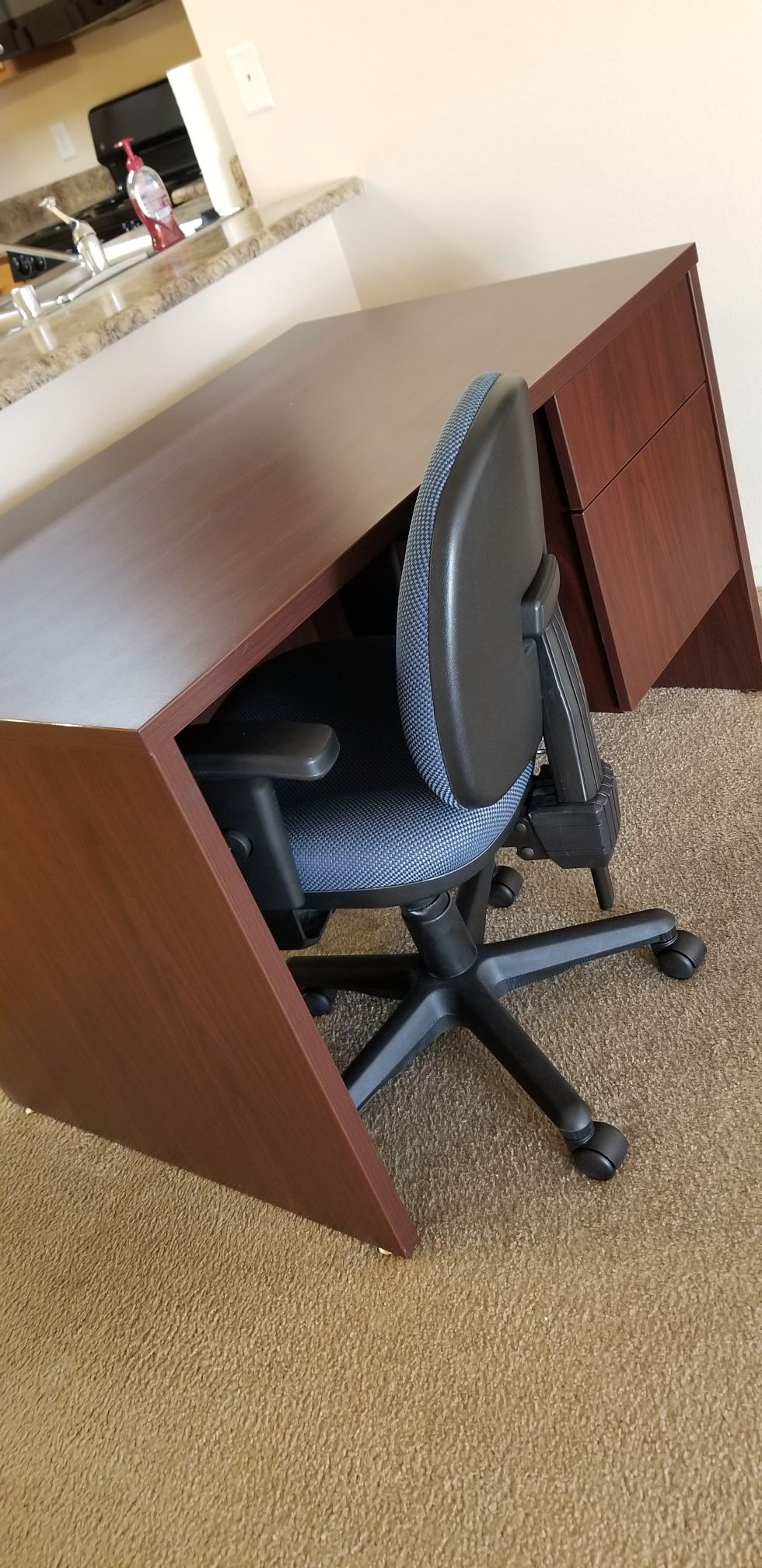 Desk with chair like new