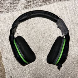 Game console bluetooth headphones 