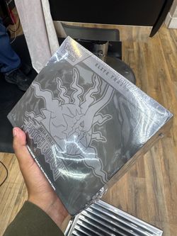 Pokemon: Mega Evolution—Pitch Black Elite Trainer Box
