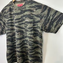 Supreme Camo Front Pocket Tee Size Large 
