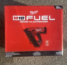 Milwaukee M18 FUEL 30 Degree Framing Nailer