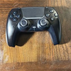 PS5 Controller  (USED)