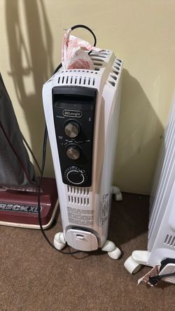 Delonghi oil electric heater, 1,500 watts.