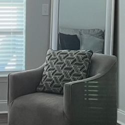 Beautiful Comfortable Chair Like New 