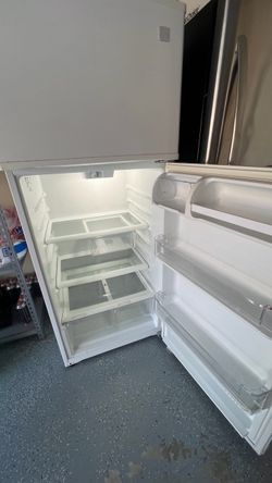 Kenmore Refrigerator & Freezer – Clean & Works Great
