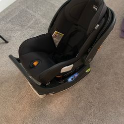 Chicco Fit2 Rear-Facing Infant & Toddler Car Seat+Base, Excellent Condition, No Accident