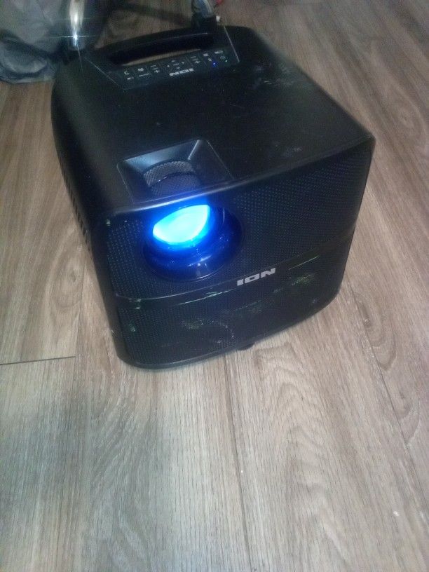 ION AUDIO PROJECTOR DELUXE BT SPEAKER