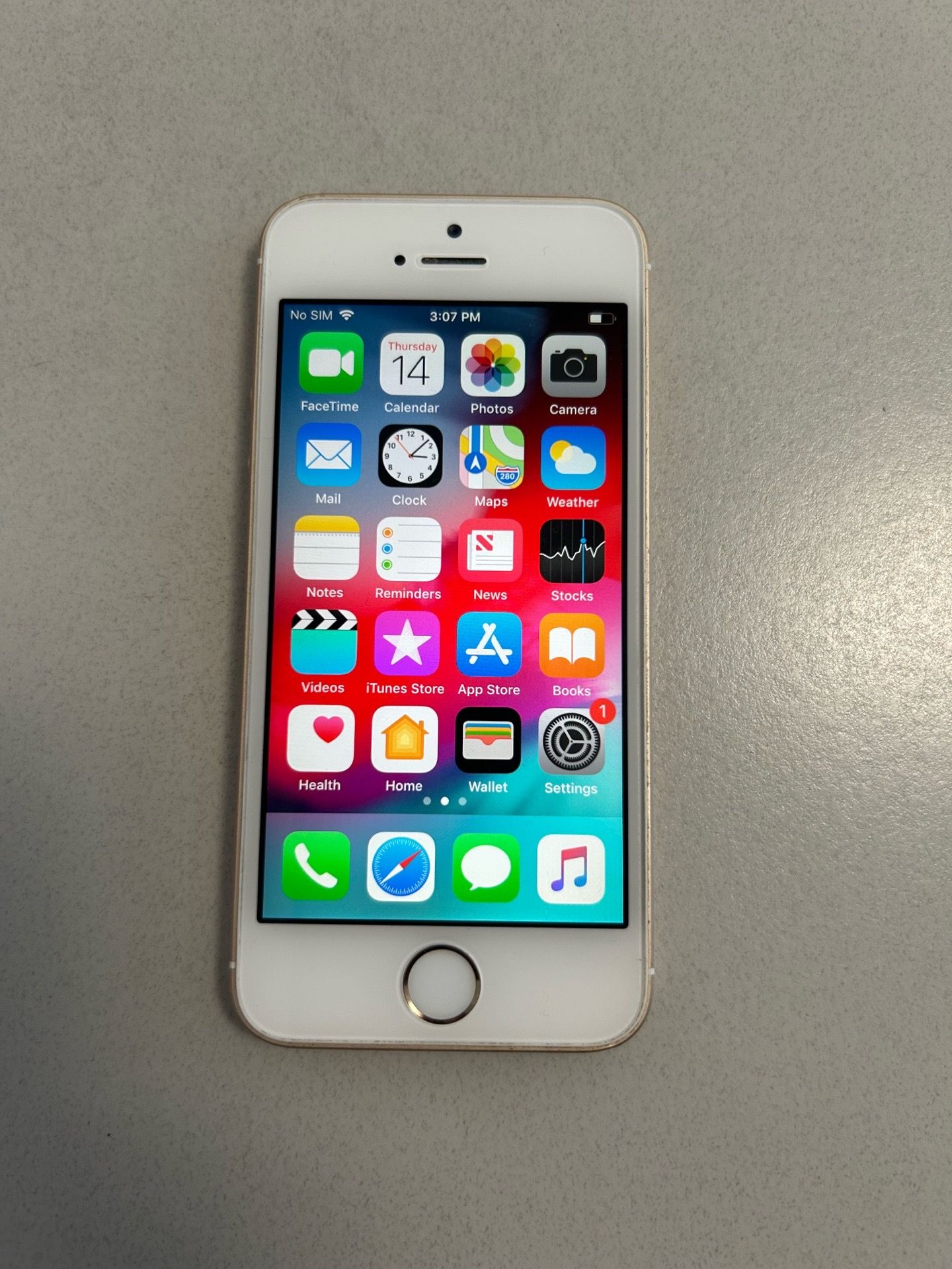 iPhone SE 64Gb unlocked for any company