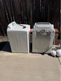 Insignia washer and dryer set like new