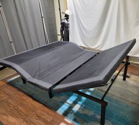 Adjustable Conmfort Luxe Queen Platform, Like New Condition
