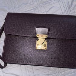 AUTHENTIC Louis Vuitton Sellier dragonne Wristlet Shoulder Epi Burgundy Bag