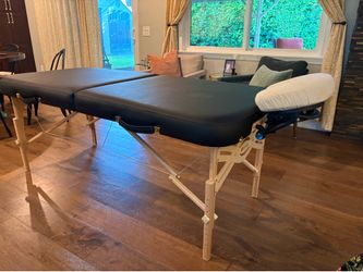 Earthlite Massage Table