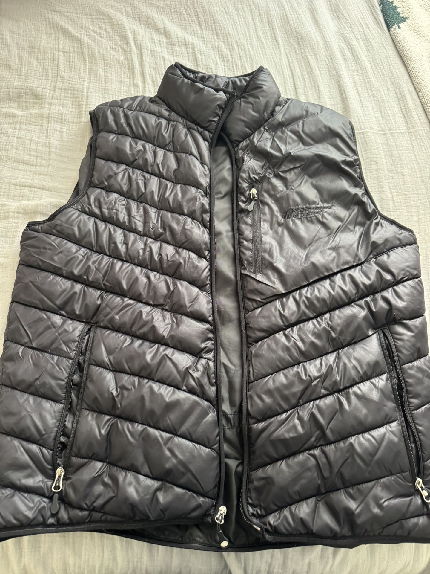 Men’s puffer vest