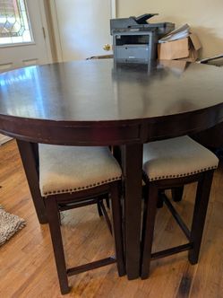 Dinning room table and stools