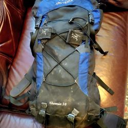 Vintage Arc’teryx Khamsin 38 Backpack