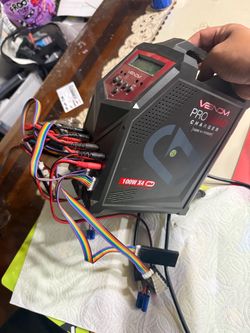 Venom proquad charger