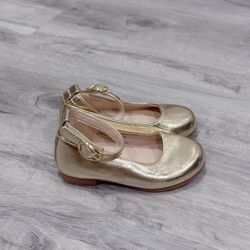 GAP toddler shoes size 5 new