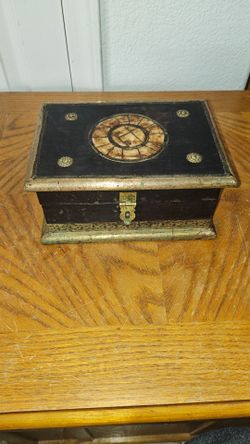 ANTIQUE  JEWELRY BOX FROM INDIA