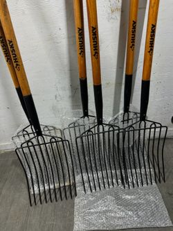 Husky 47 in. Wood Handle 10-Tines Welded Bedding Garden Fork
