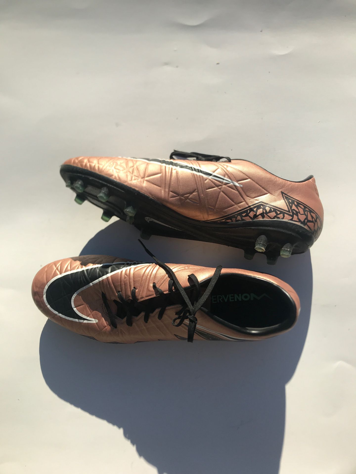 Bronze Nike hyper venoms size 9.5 like new