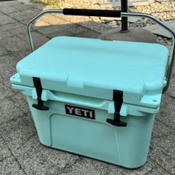 Yeti Cooler roadie 20