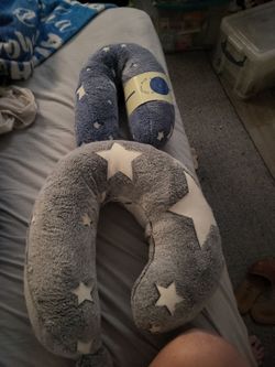 Plush Star Print Body Pillow Set