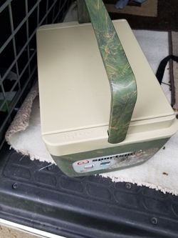 Sportsmans lunch cooler very good condition