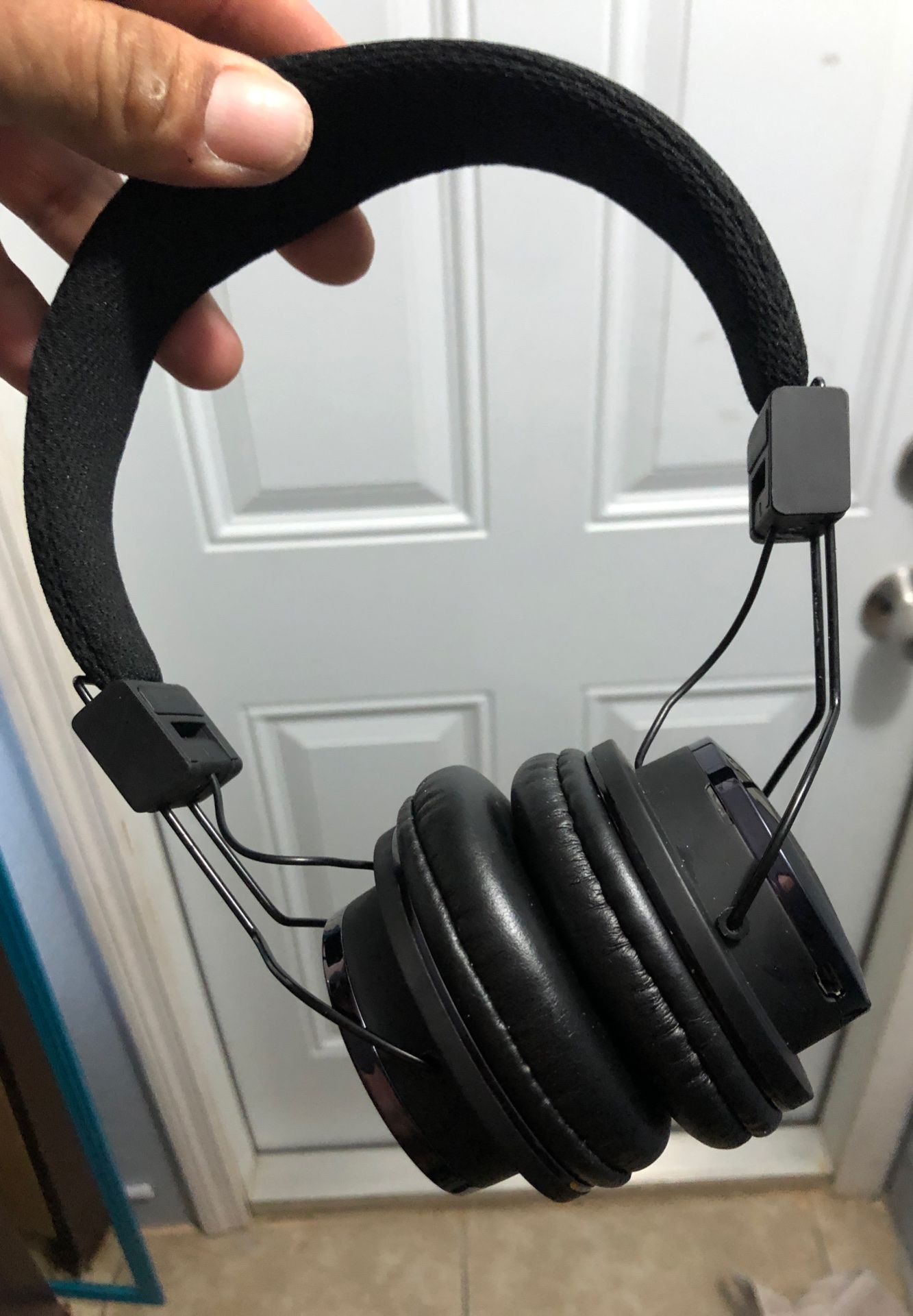 Bluetooth Headphones almost new