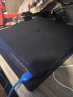ps4 slim with 2 controllers