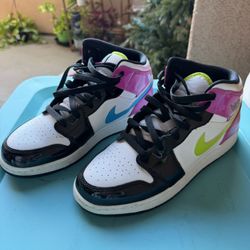Youth Nike Jordans SIZE YOUTH 7
