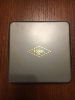Fossil leather wallet ( brand new)