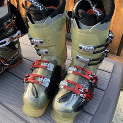 Salomon Energyzer 100 Ski Boots Women’s size (7-7.5) 25-25.5 / 295mm