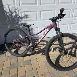 Trek women's mountain bike 12 speed