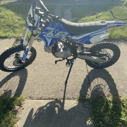 Apollo Dirt Bike