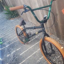 BMX  For Sale. Clean Gears. Smooth Crank. Custom Tires Not Worn out.  275 oBo