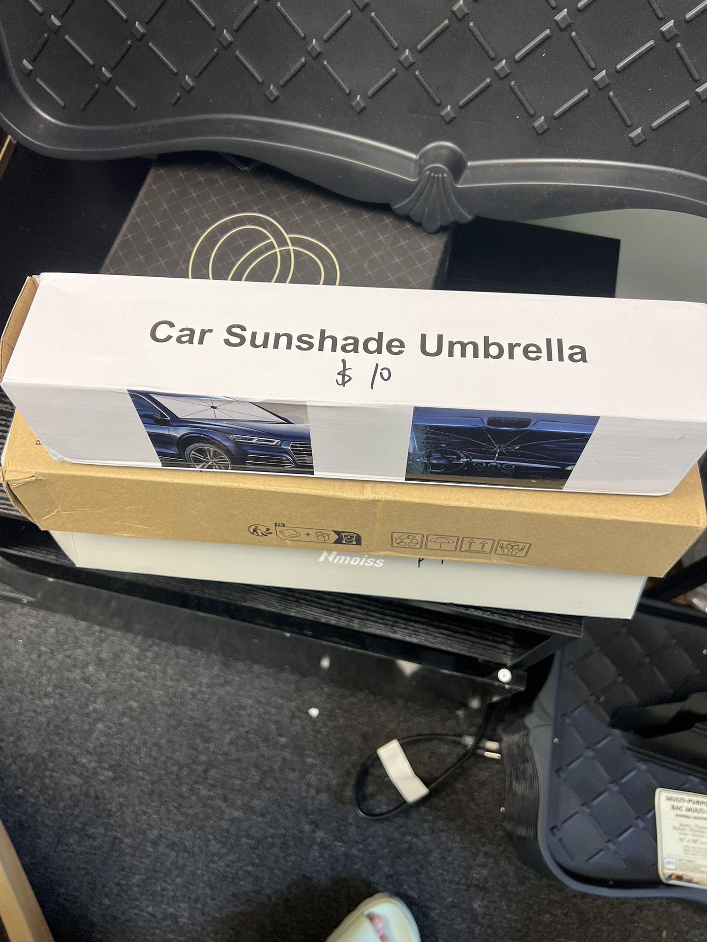 New In Box, Car Sunshade Umbrella