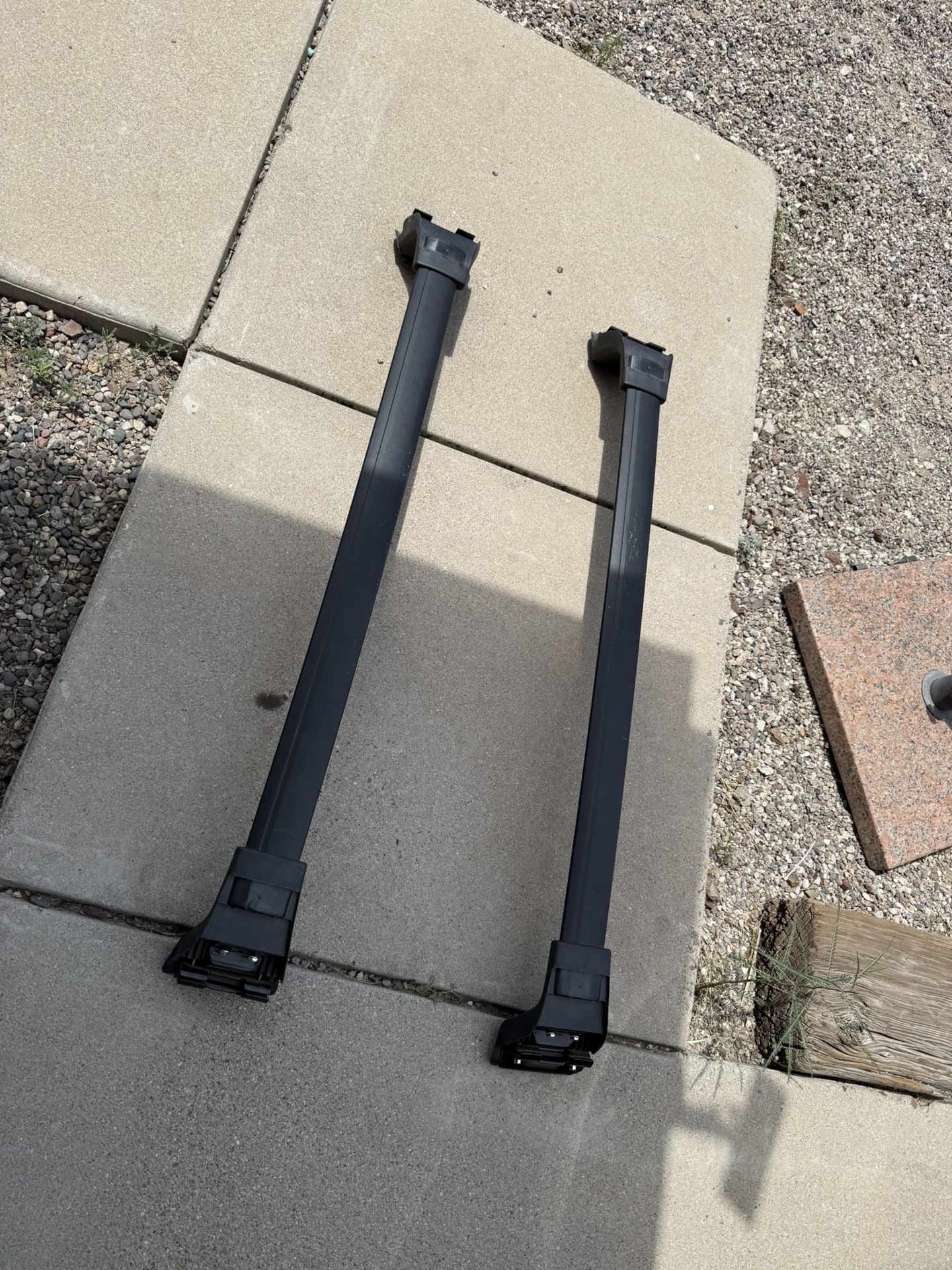 Universal SUV cross Bars Used
