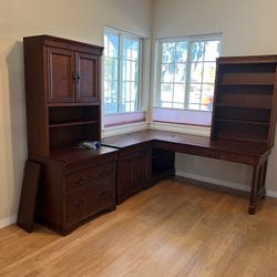 L Shaped Desk With Credenza/Cabinets/Shelves/Lighting/ALL WOOD