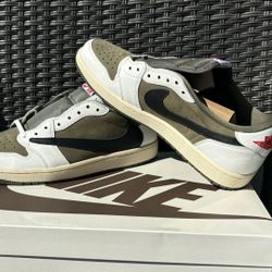 Jordan 1 Low Travis Scott