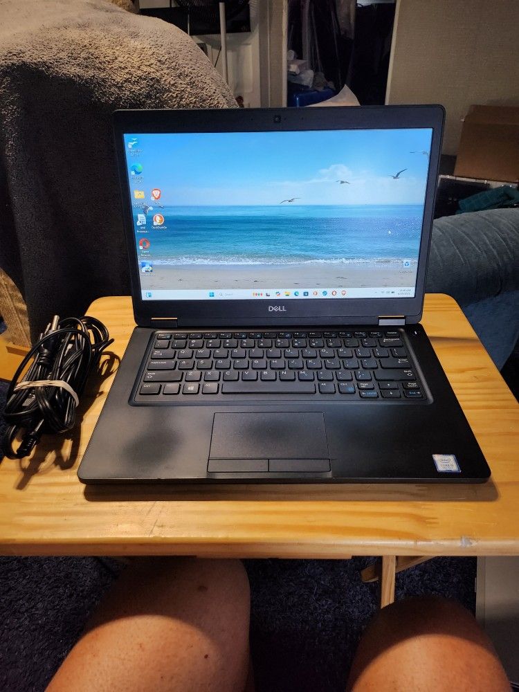 DELL LATITUDE 14" LAPTOP i5-8250-16GB Ram 256GB SSD HD, Windows 11